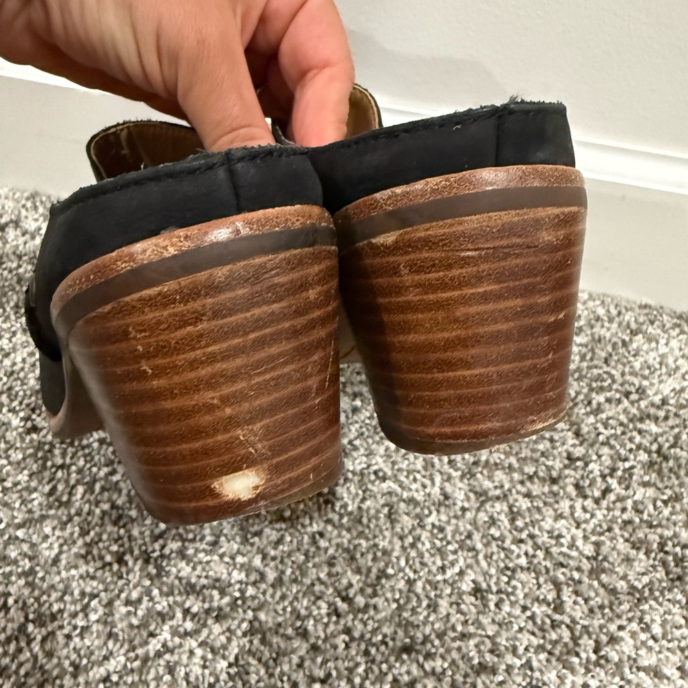 UGG Lovisa women's slip on black leather mule clogs, size 8.5 - Picture 6 of 13